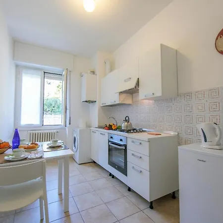 Sleeps 4 *