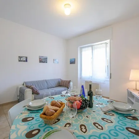 Sleeps 4 * Ispra